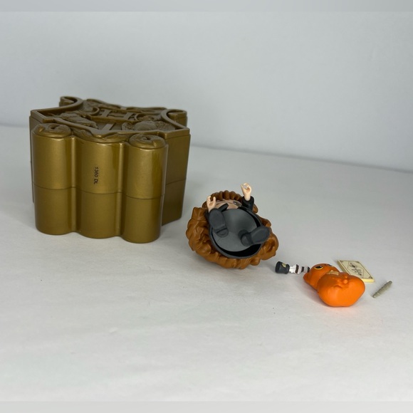 Harry Potter Hermione Granger Magical Capsules Series 3 Gold YuMe Toys 2020 - Picture 5 of 11